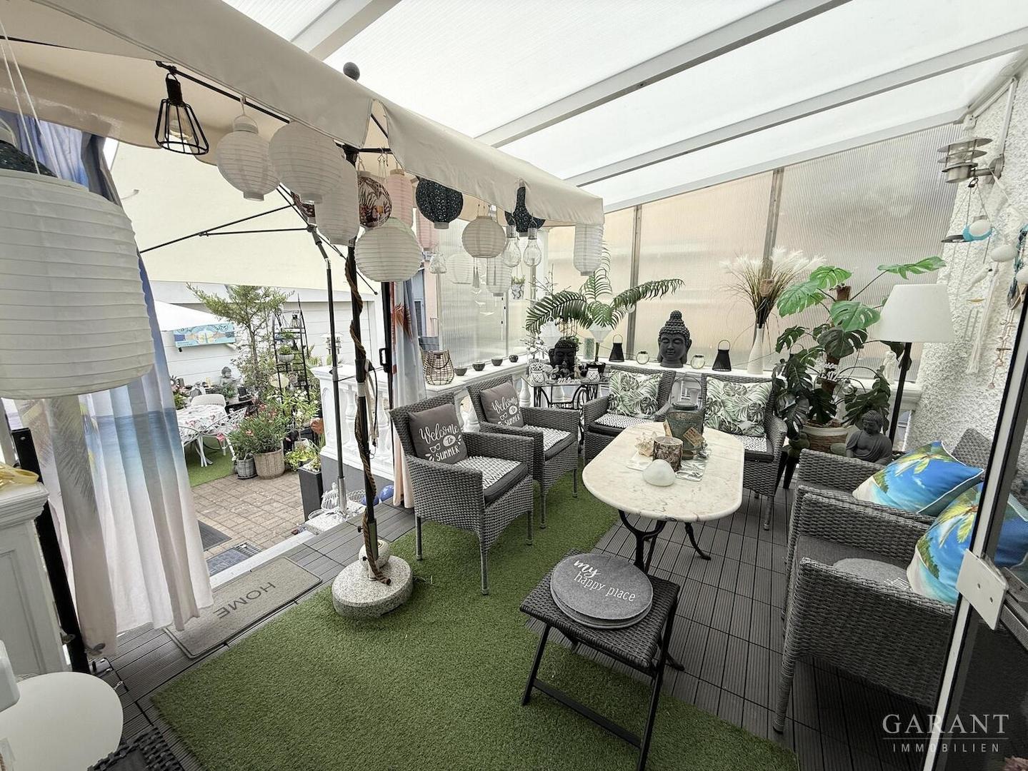 überdachte Terrasse