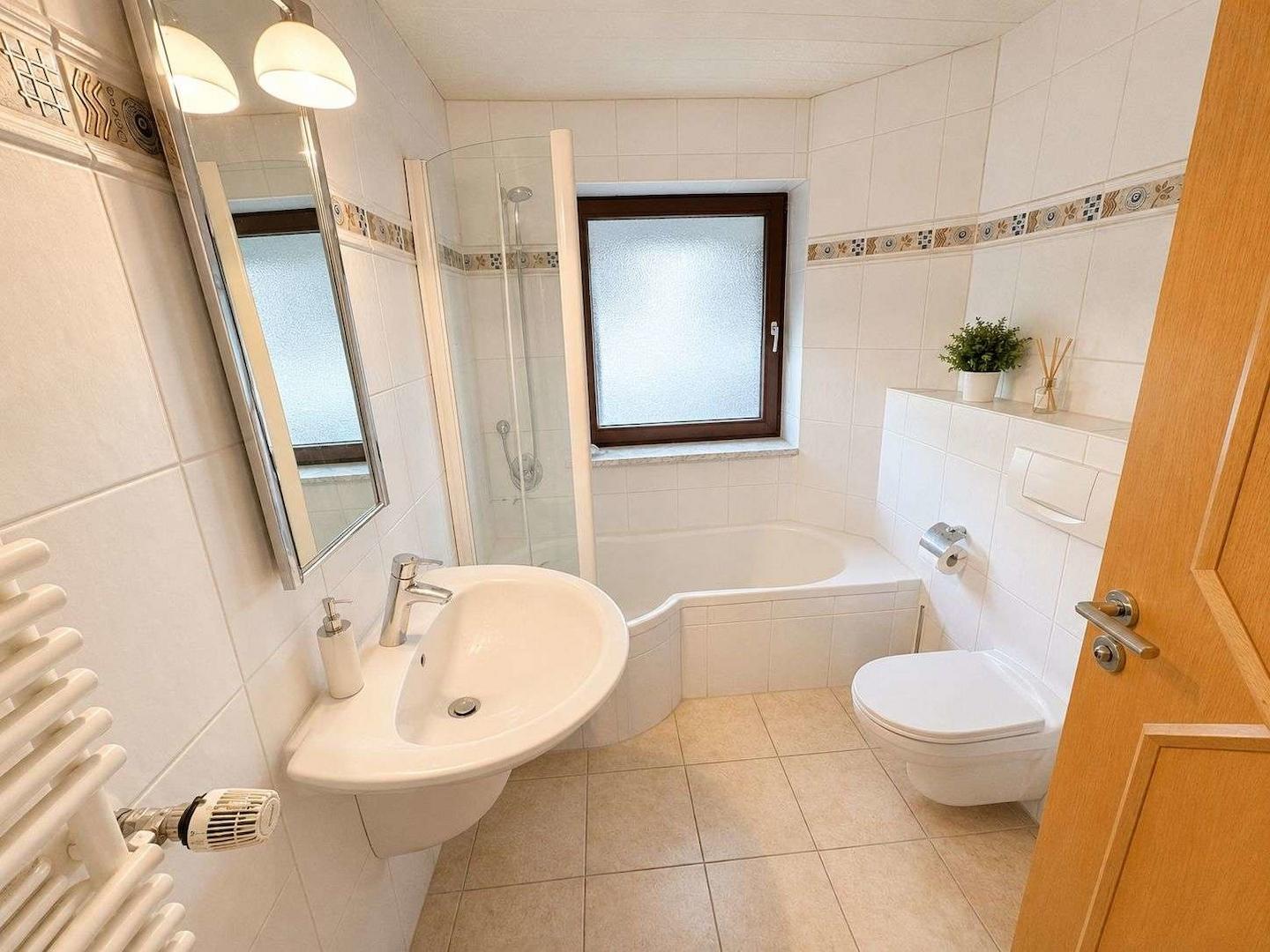 Badezimmer im Erdgeschoss