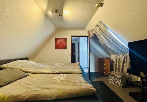 Schlafzimmer DG