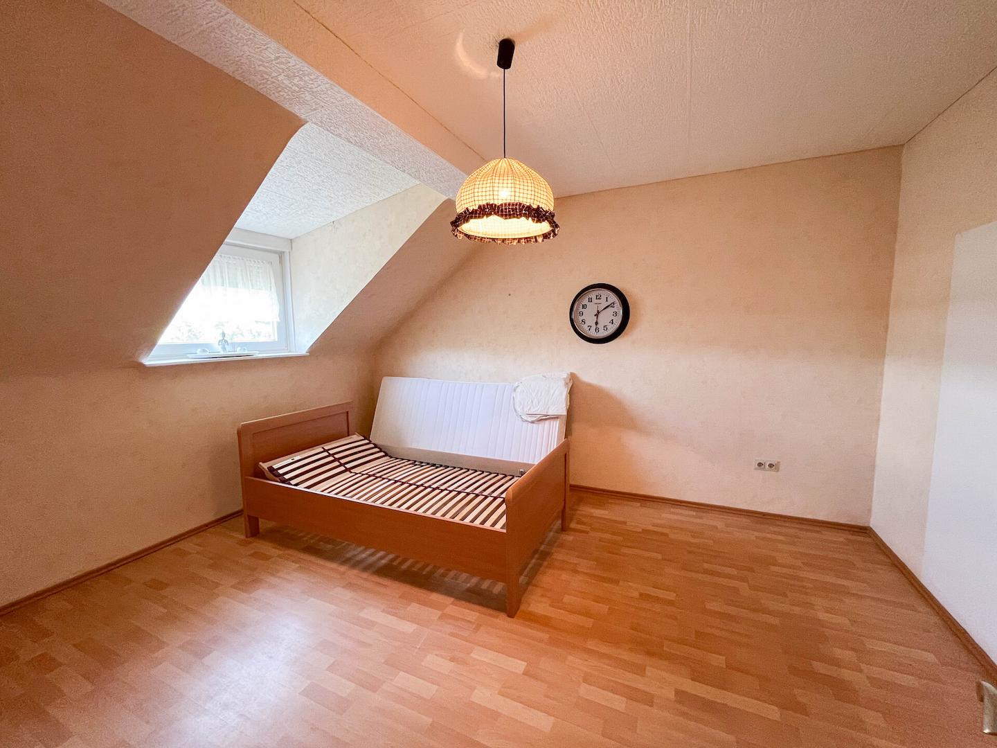 Schlafzimmer DG