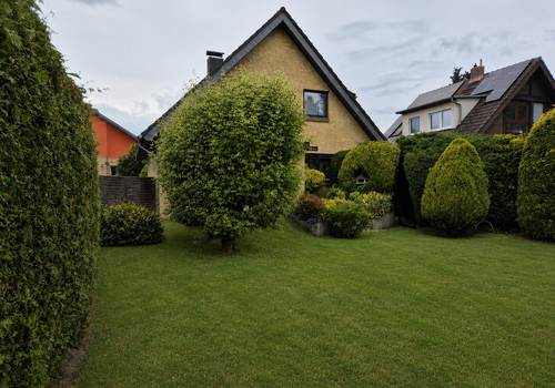 Garten zum Haus
