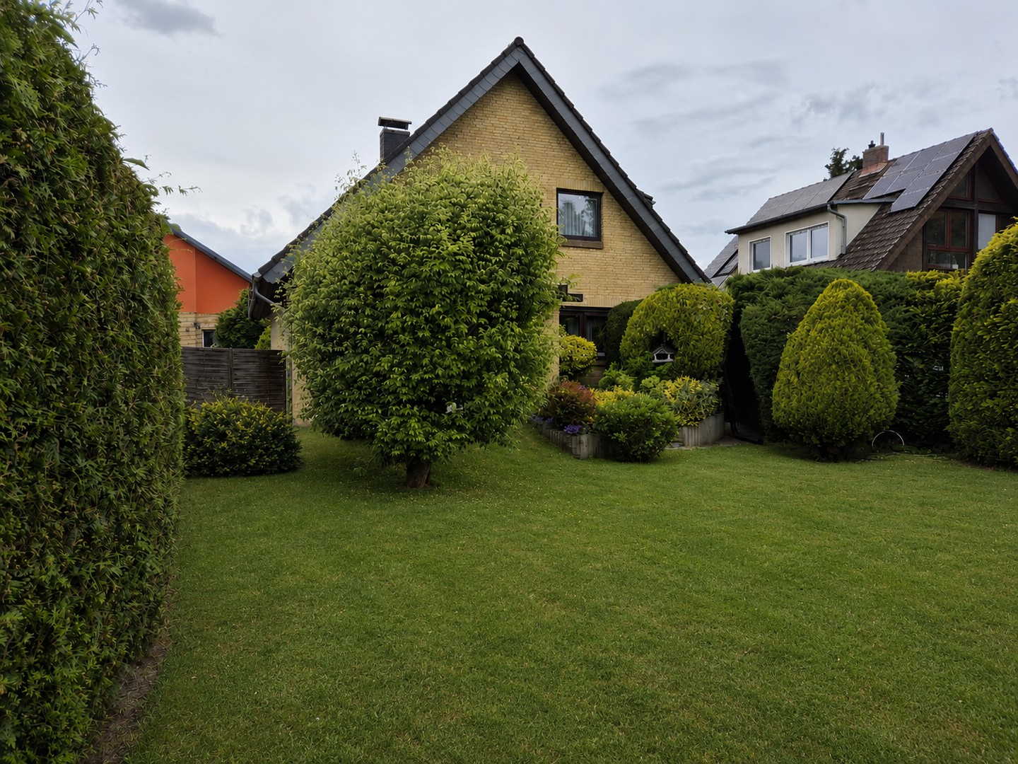 Garten zum Haus