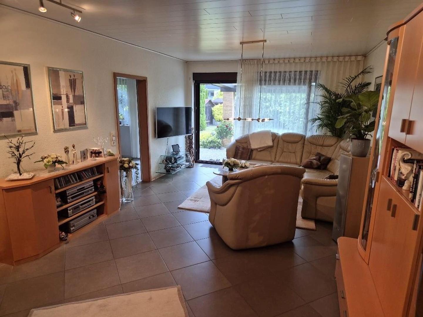 Wohnzimmer zur Terrasse EG