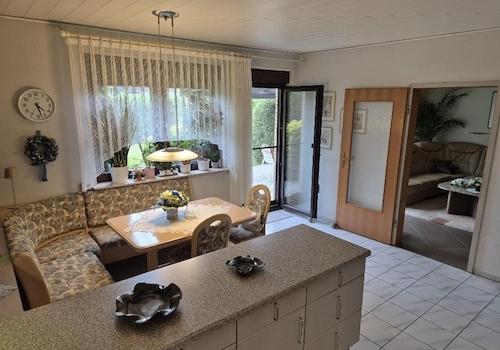 Küche zur Terrasse EG