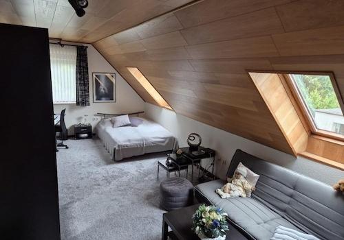 Schlafzimmer 1 DG