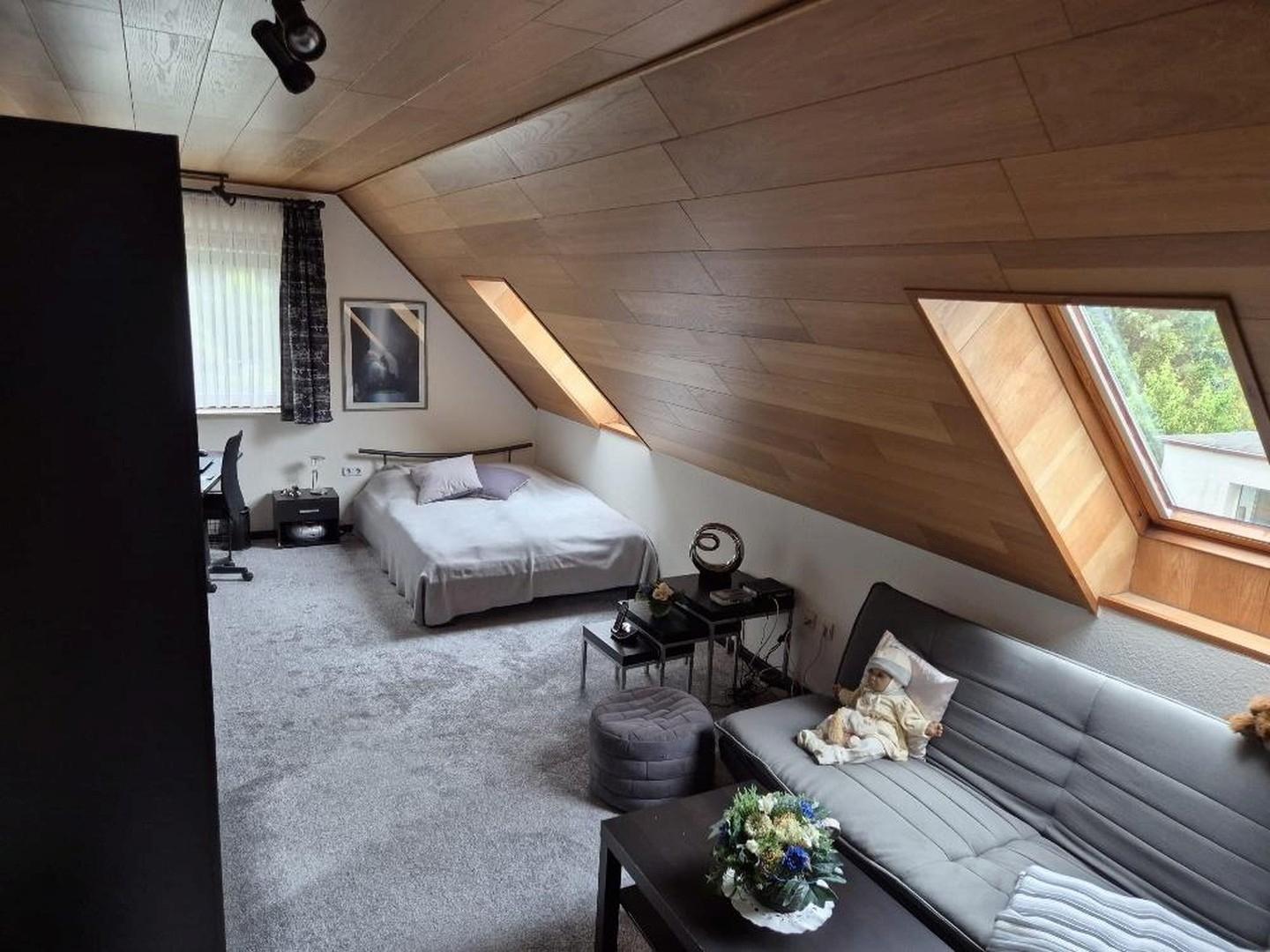 Schlafzimmer 1 DG