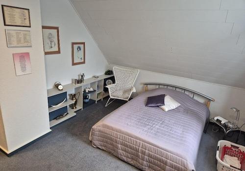 Schlafzimmer 2 DG