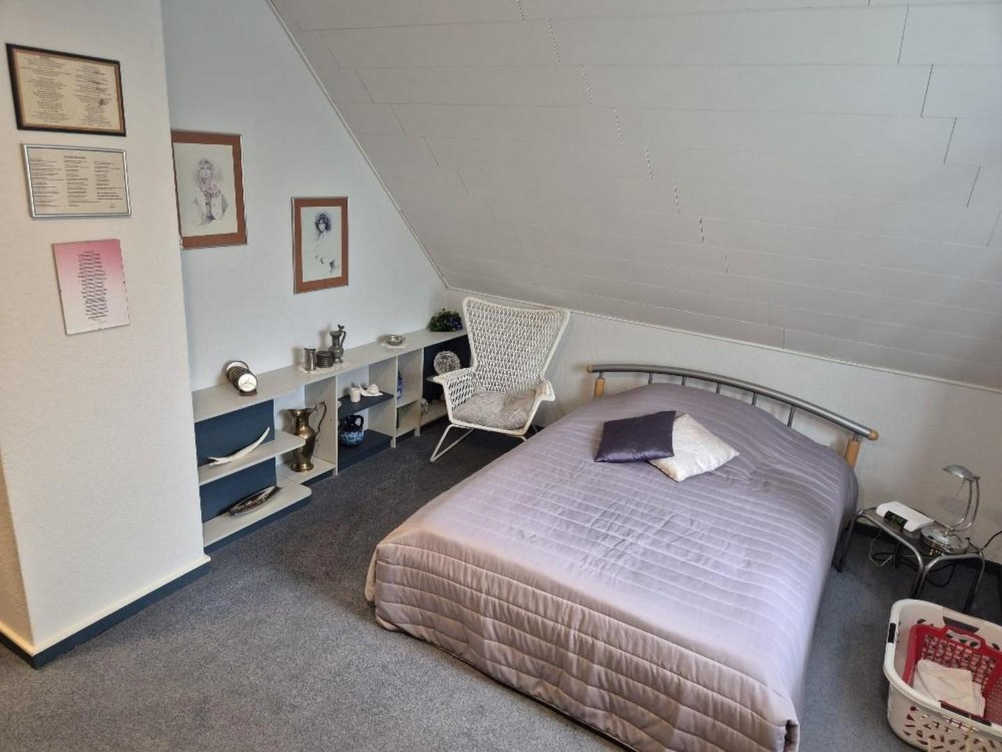 Schlafzimmer 2 DG