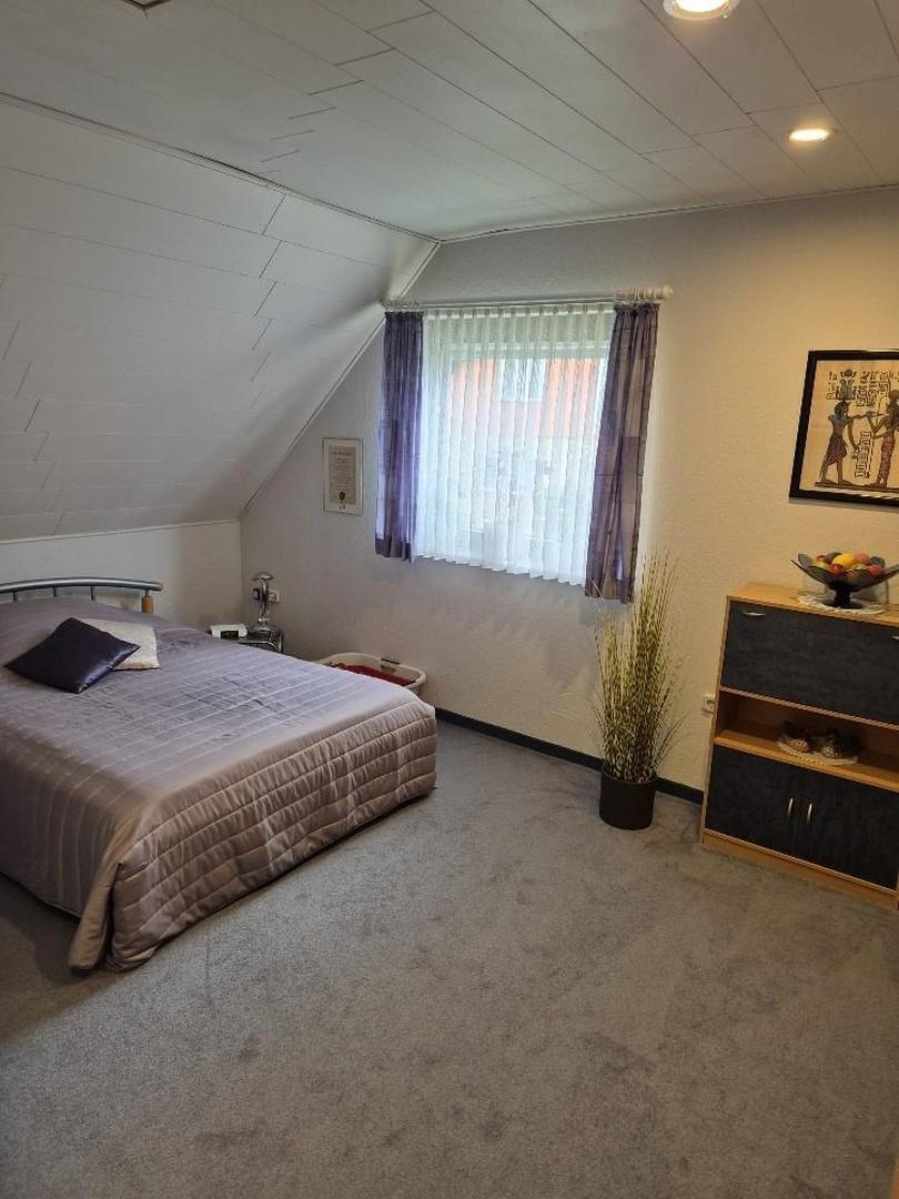 Schlafzimmer 2 DG