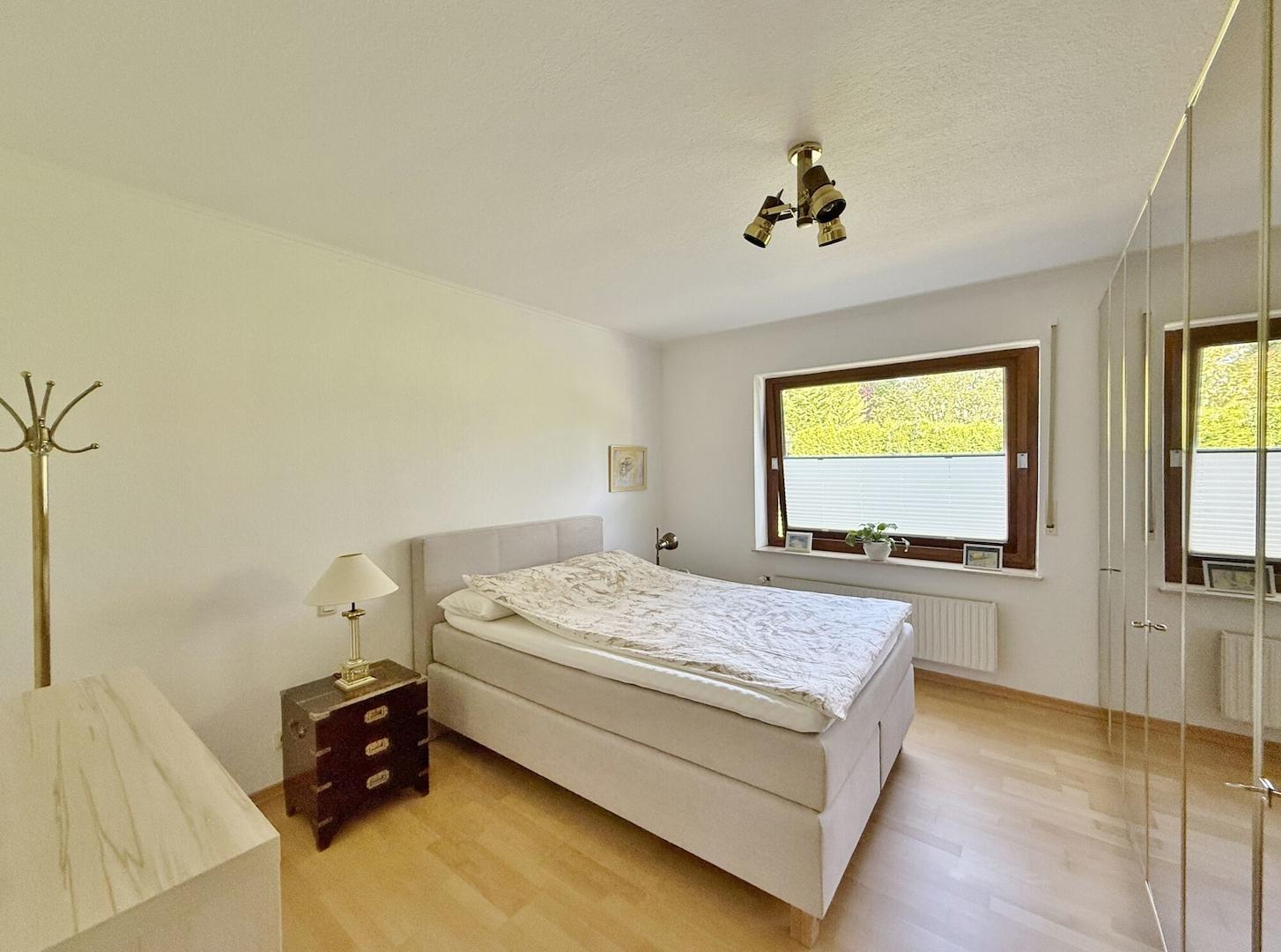 Anbau / EG-Wohnung / Schlafzimmer