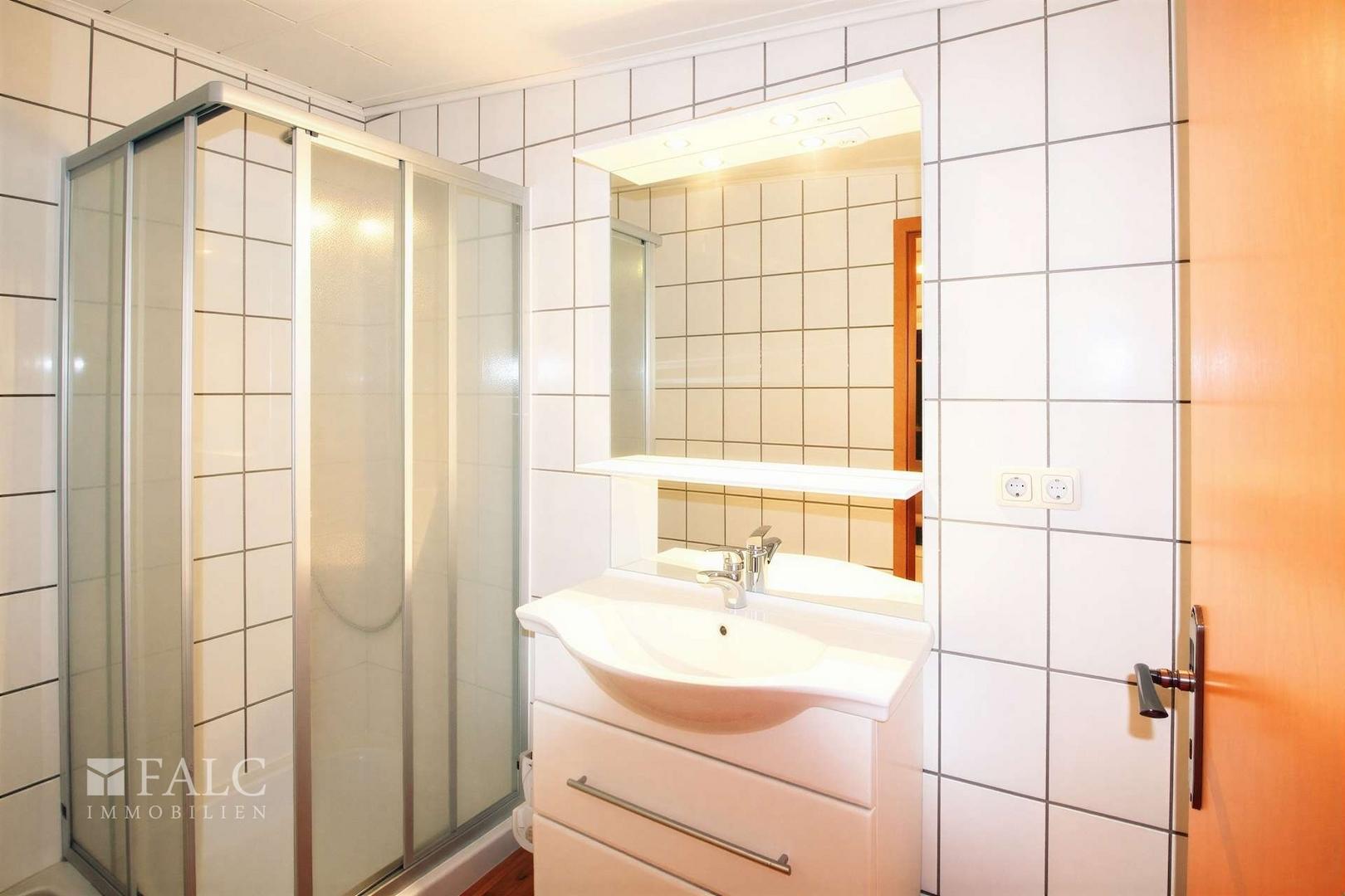 Nebengebäude Badezimmer 