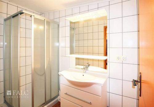 Nebengebäude Badezimmer 