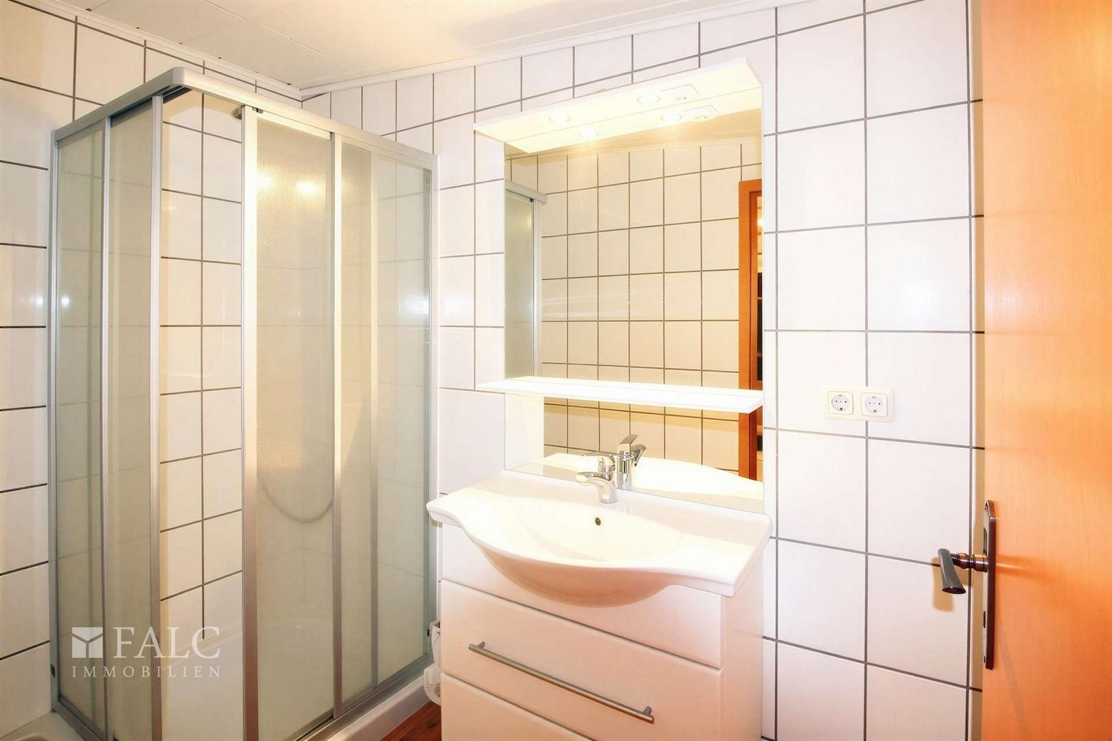 Nebengebäude Badezimmer 