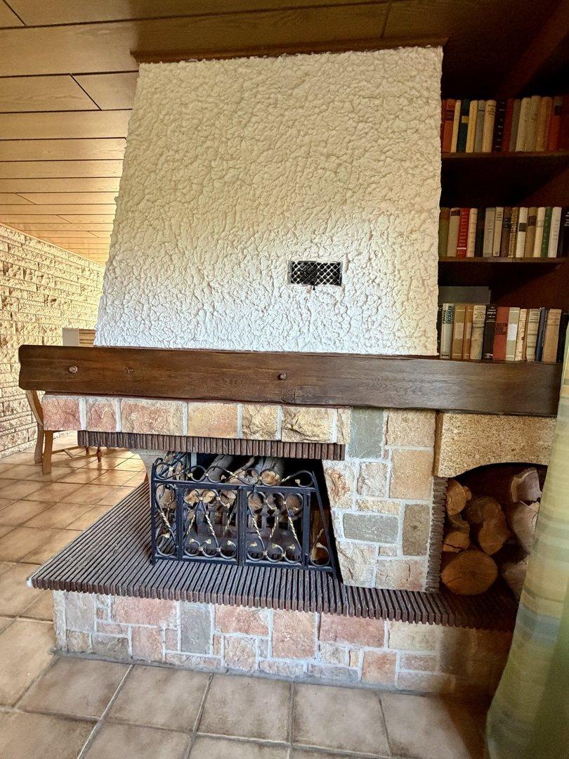 Jetziger Kamin im Erdgeschoss