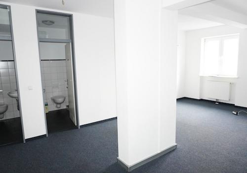 Empfang und WCs