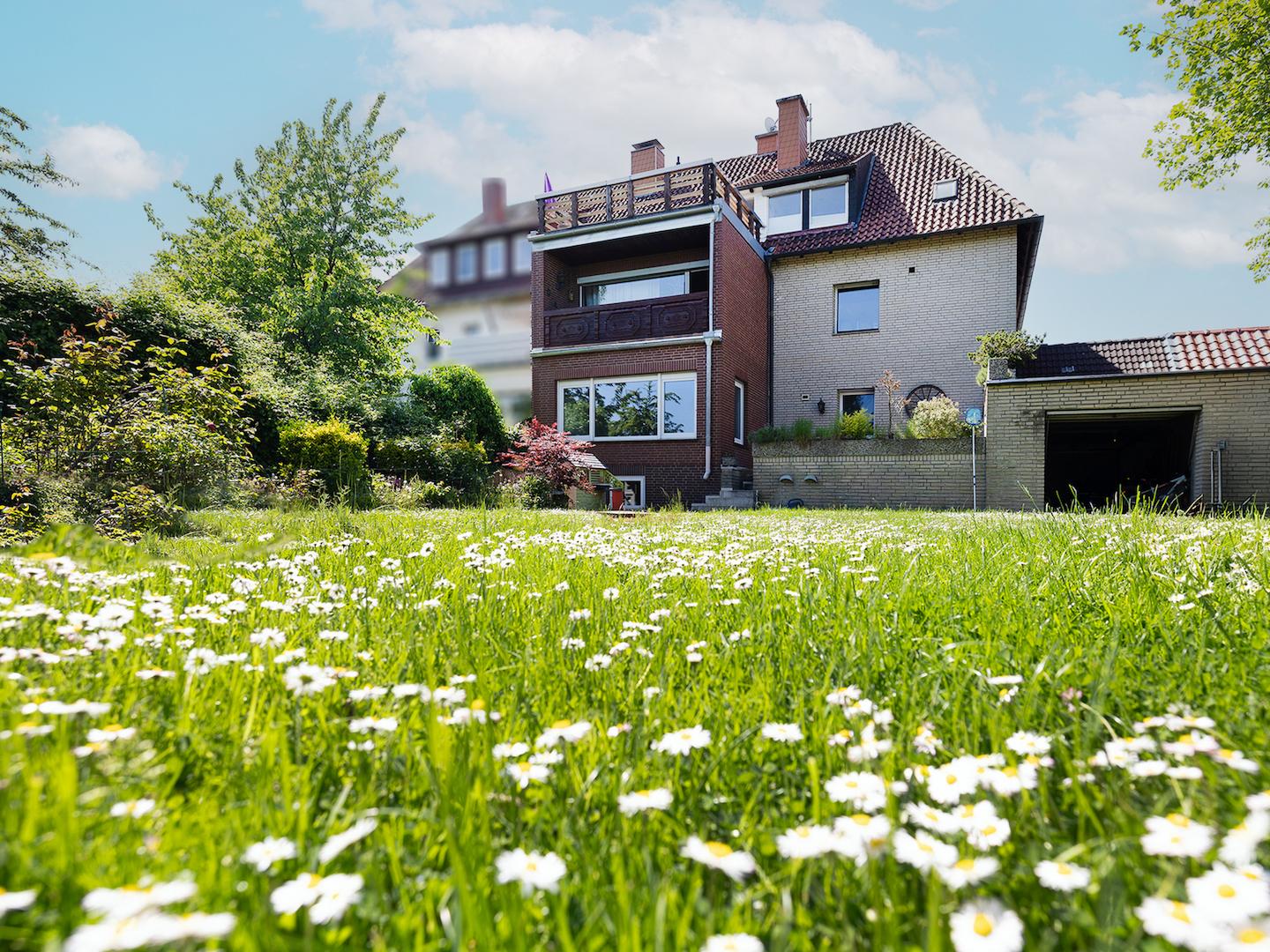 Hausansicht Garten