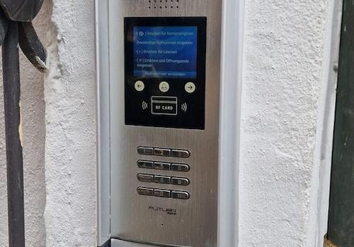 Moderne Video-Klingelanlage
