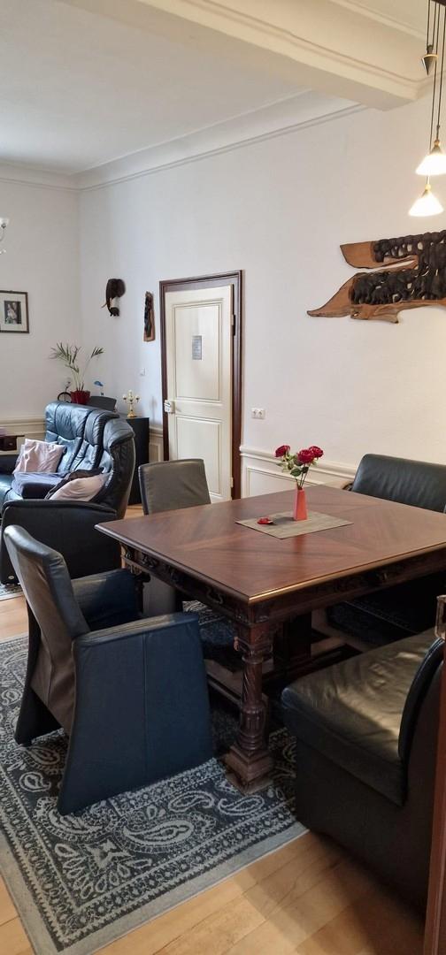 Wohnzimmer ausziehbarer Tisch
