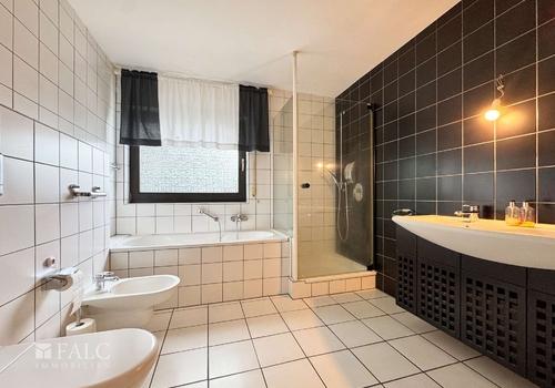 Badezimmer EG