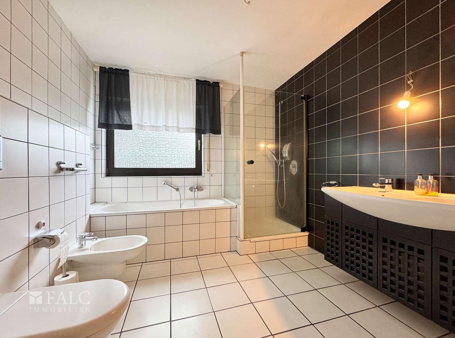 Badezimmer EG