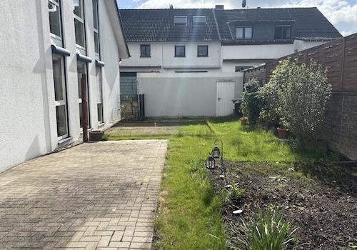 Terrasse  und  Garten