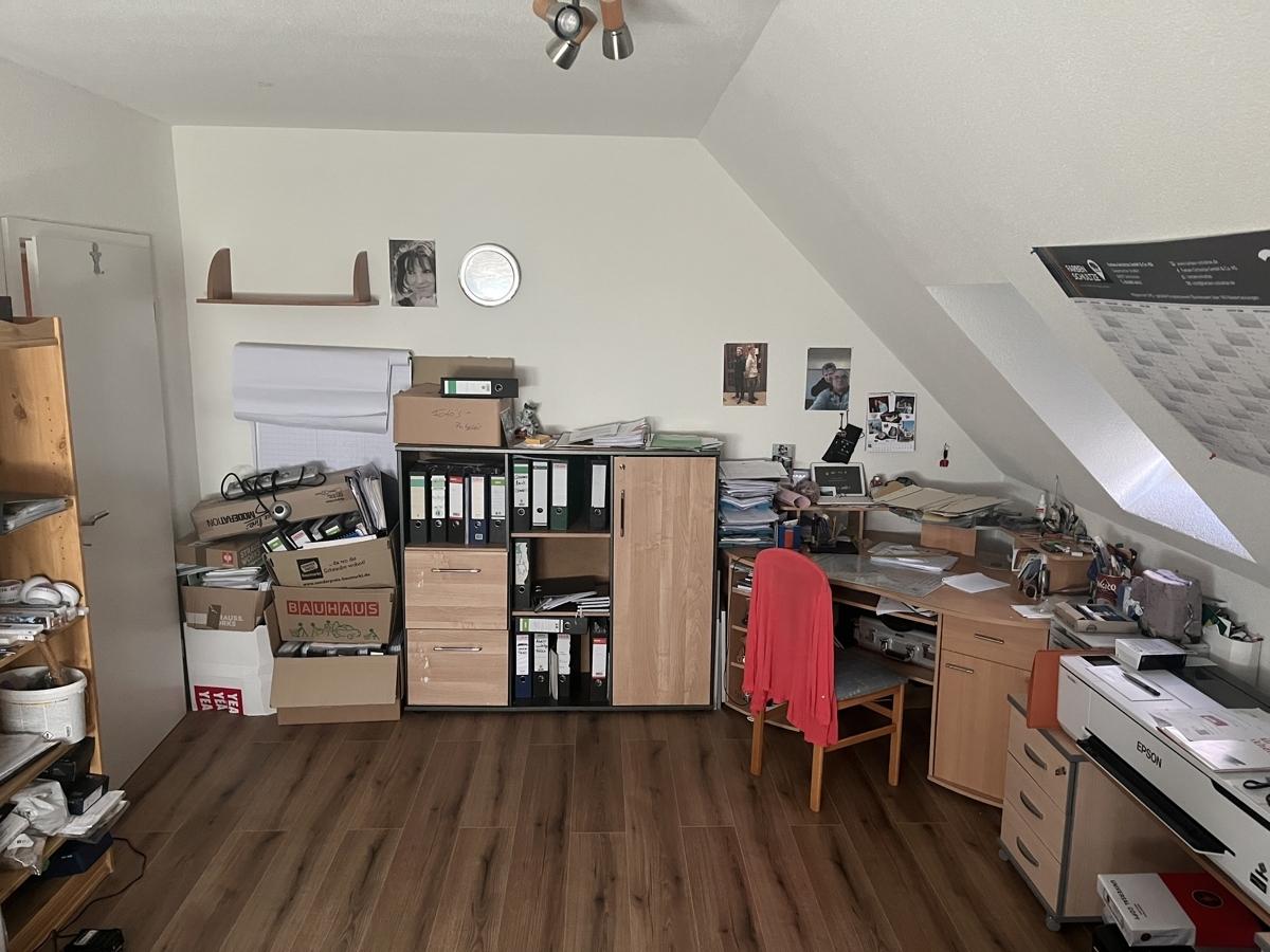 Büro_Bild 2.