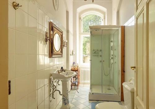 Badezimmer 2