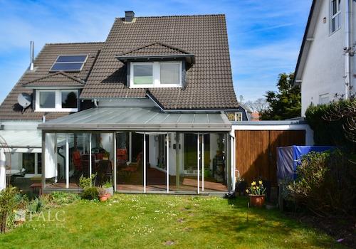 Hausansicht Garten