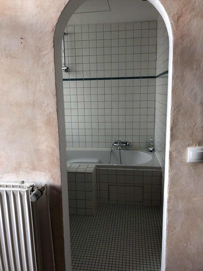 Badezimmer mit Wanne