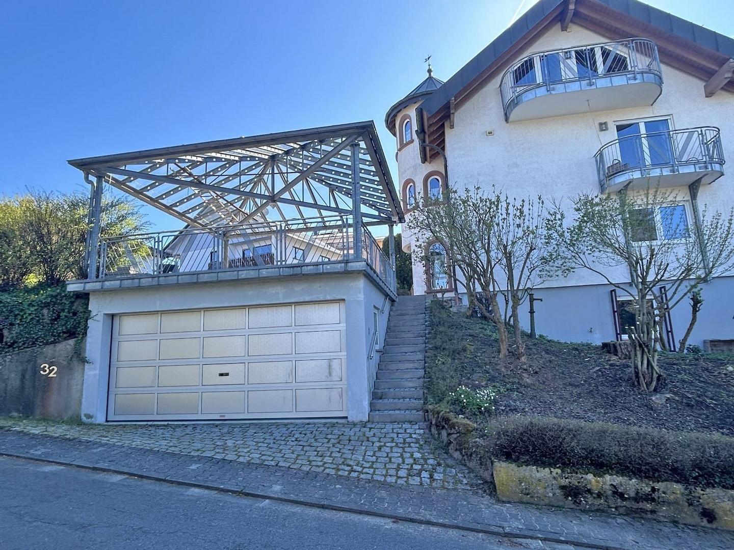 Doppelgarage und Carport