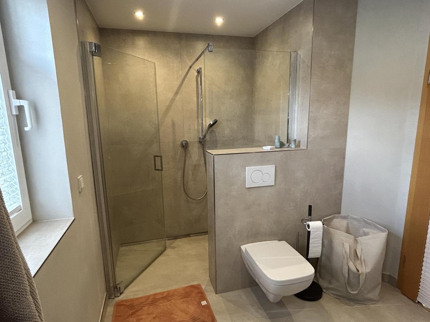 OG - Bodengleiche XXL Dusche