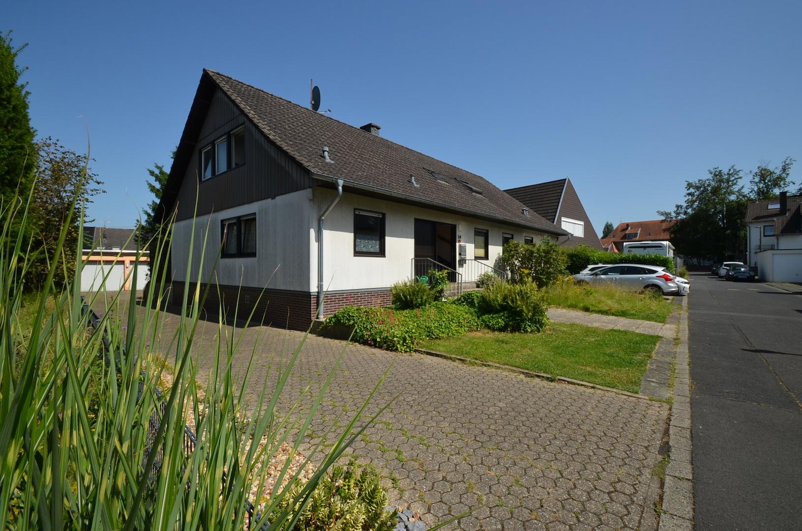 Vordere Straßenansicht