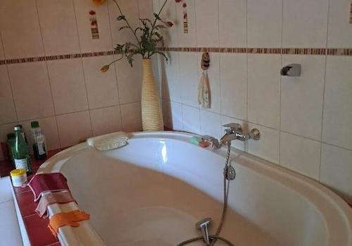 Elternbad mit Badewanne