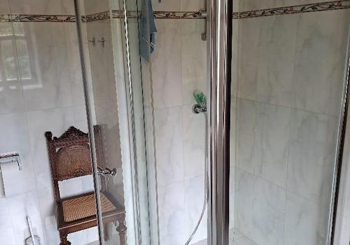 2. Bad mit Dusche