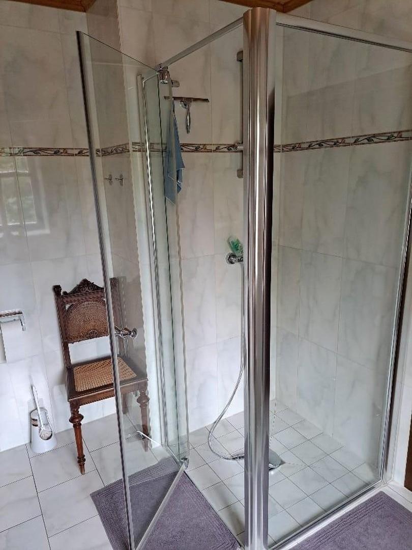 2. Bad mit Dusche