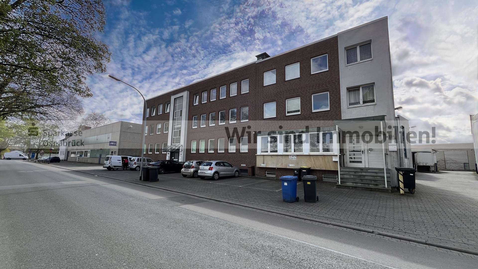 mit KI verändert - Straßenansicht Gebäude(II)+(V)