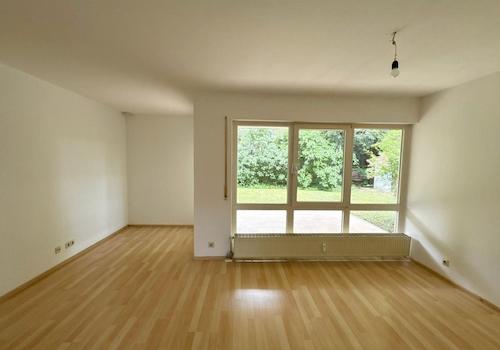 Wohnzimmer, Blick zum Garten
