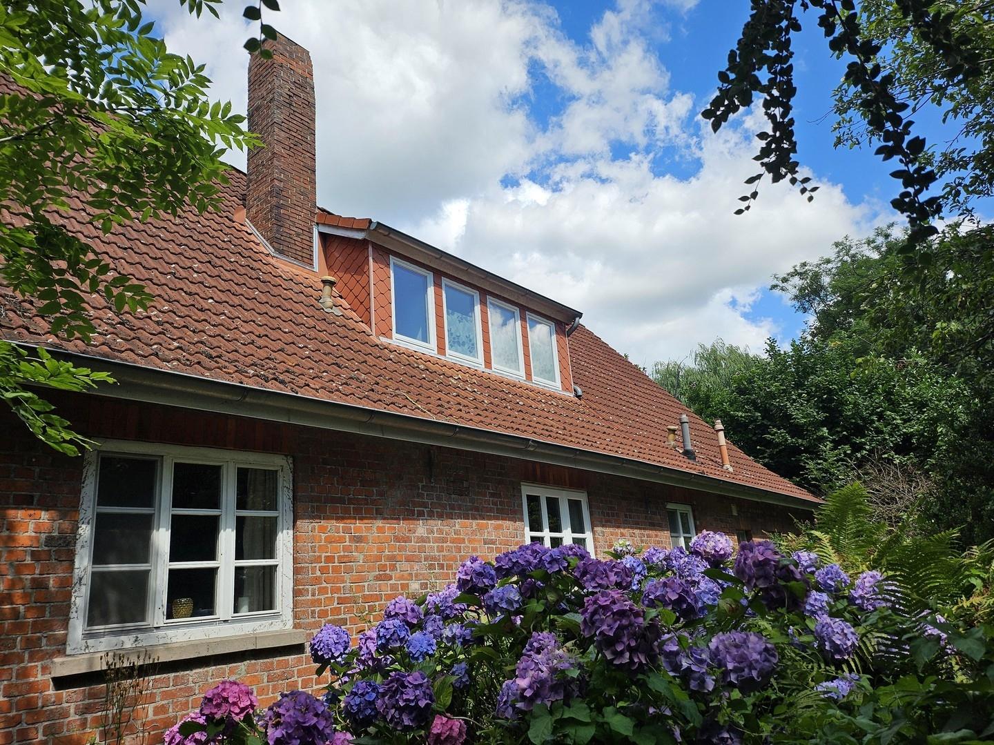 Garten zur Ostseite, Dachgaube