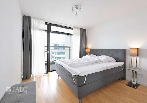 Schlafzimmer  1