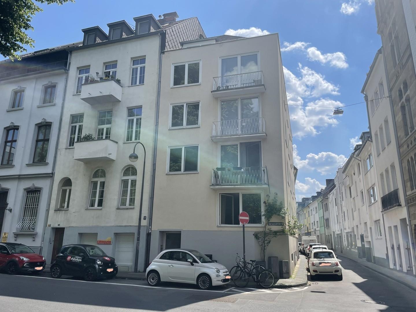 Straßenansicht 