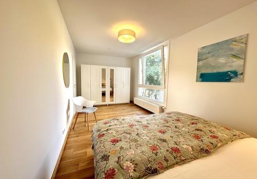 Schlafzimmer 1