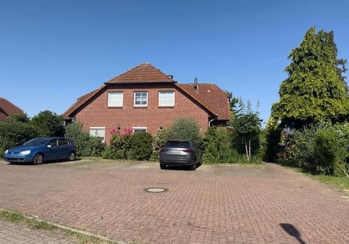 Parkplätze vor dem Haus