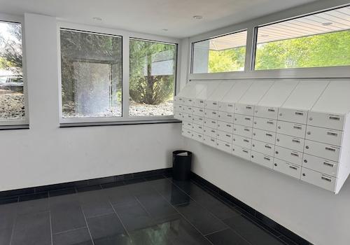 Hauseingang/ Briefkastenanlage