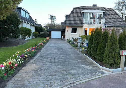 Auffahrt zur Garage