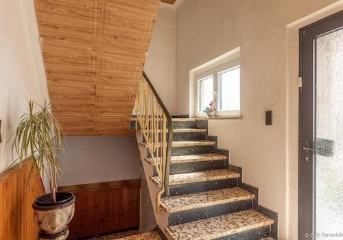 Treppe mit Steinbelag