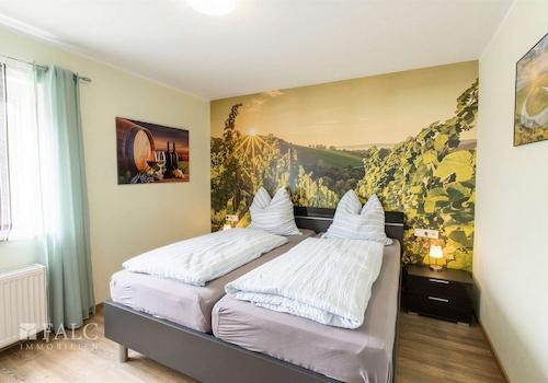 Schlafzimmer (Wohnung 1/UG)
