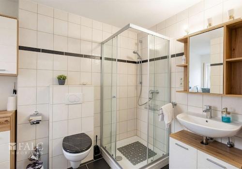 Badezimmer (Wohnung 1/UG)