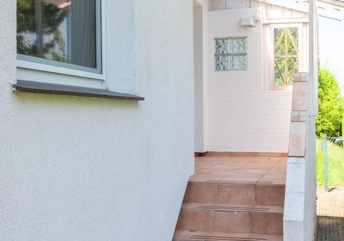 Zugang Einliegerwohnung im OG
