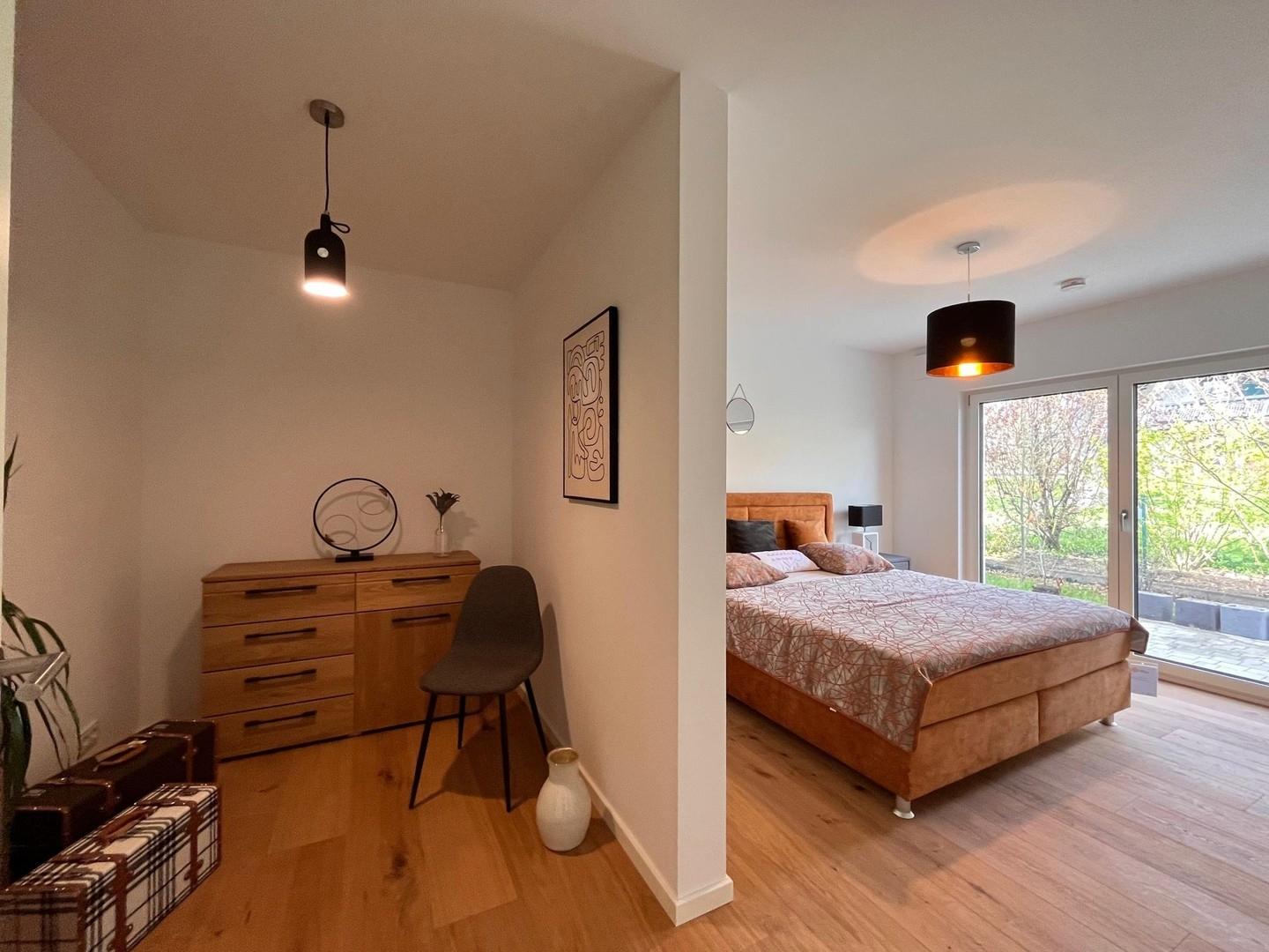 Schlafzimmer mit Ankleide