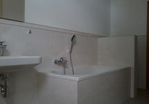 Neues Bad mit Wanne